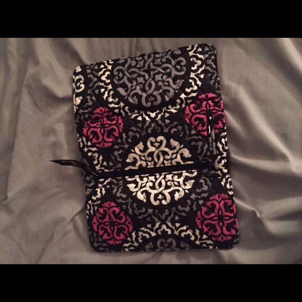 Canterberry magenta trifold wallet